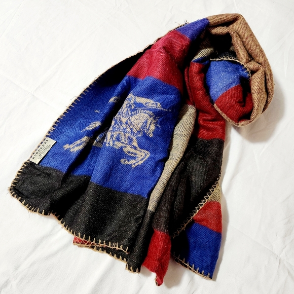 BURBERRY 100% CASHMERE SCARF - Picture 3 of 7